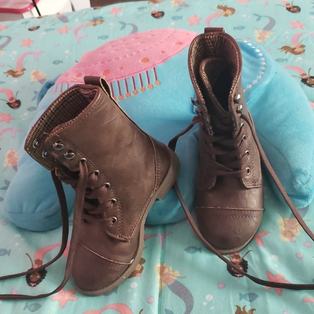 Boots - Picture 2 of 3